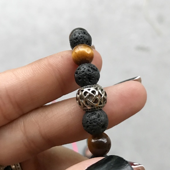 Men or women Lava rock & tiger eye celtic bracelet - Picture 5 of 7